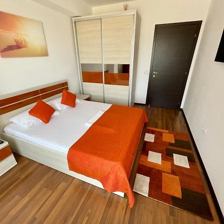 Alcomar Apartment - Summerland Mamaia Exterior photo